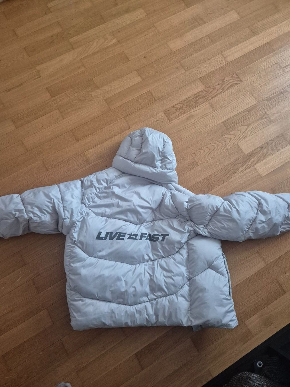 Jacken: Live Fast Puffer Jacket – Gebraucht aus Schüpfheim von zemp00 2