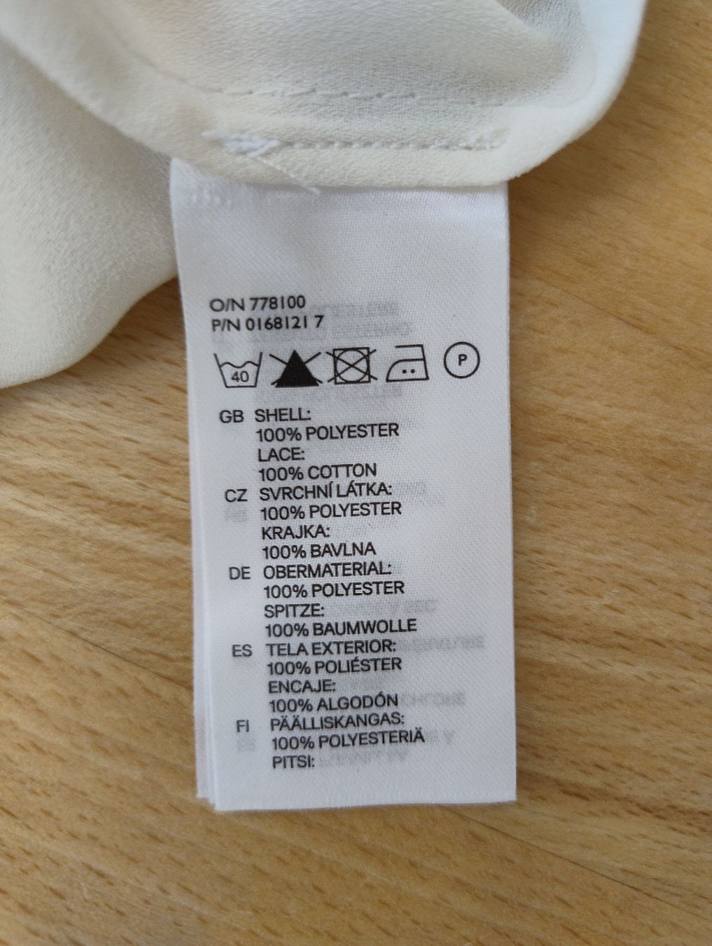 H&M Tops: H&M Top cremefarben, Grösse 42 mit Spitze – Gebraucht aus Kirchberg BE von lauraflu 8