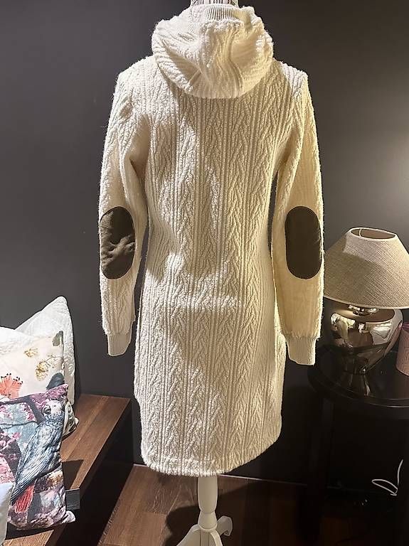 Cappotti: Bergans - traumhafte Winterjacke / Mantel M – Usato da Meisterschwanden venduto da Zauberfee24 2