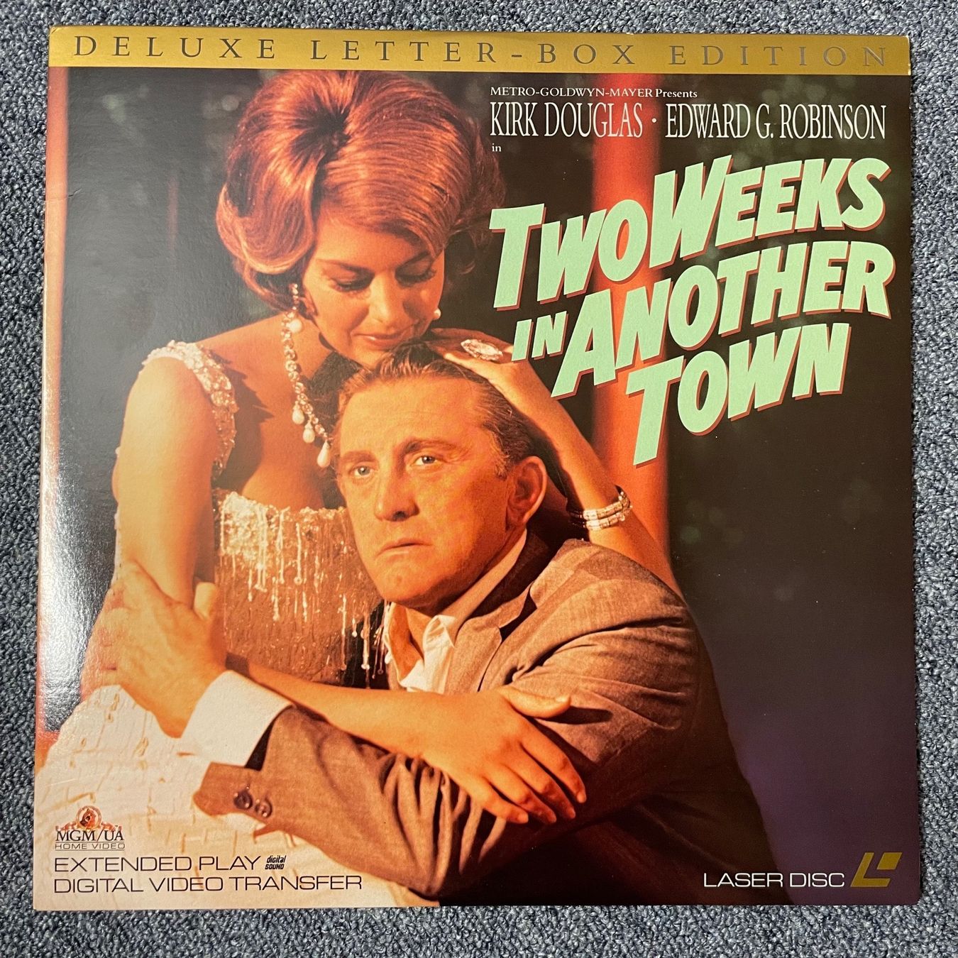 Tutti i DVDs: Two Weeks In Another Town - LASER DISC - Englisch Orig. – Usato da Stans venduto da Brode
