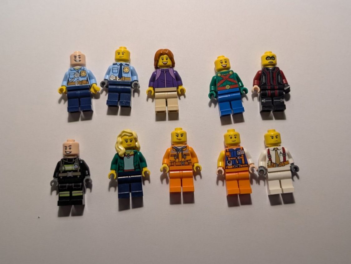 Lego Giocattoli: LEGO 10 Minifiguren – Usato da Uster venduto da FabioR