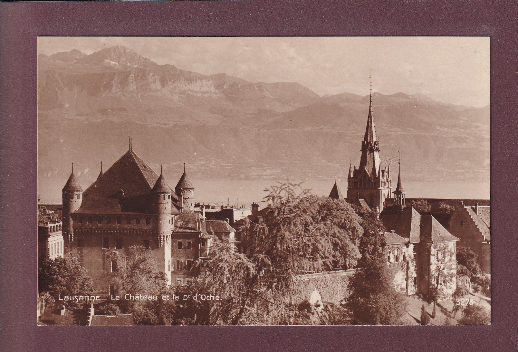 Cartoline postali: LAUSANNE - Château - Dent d'Oche – Usato da Pully venduto da nicecards