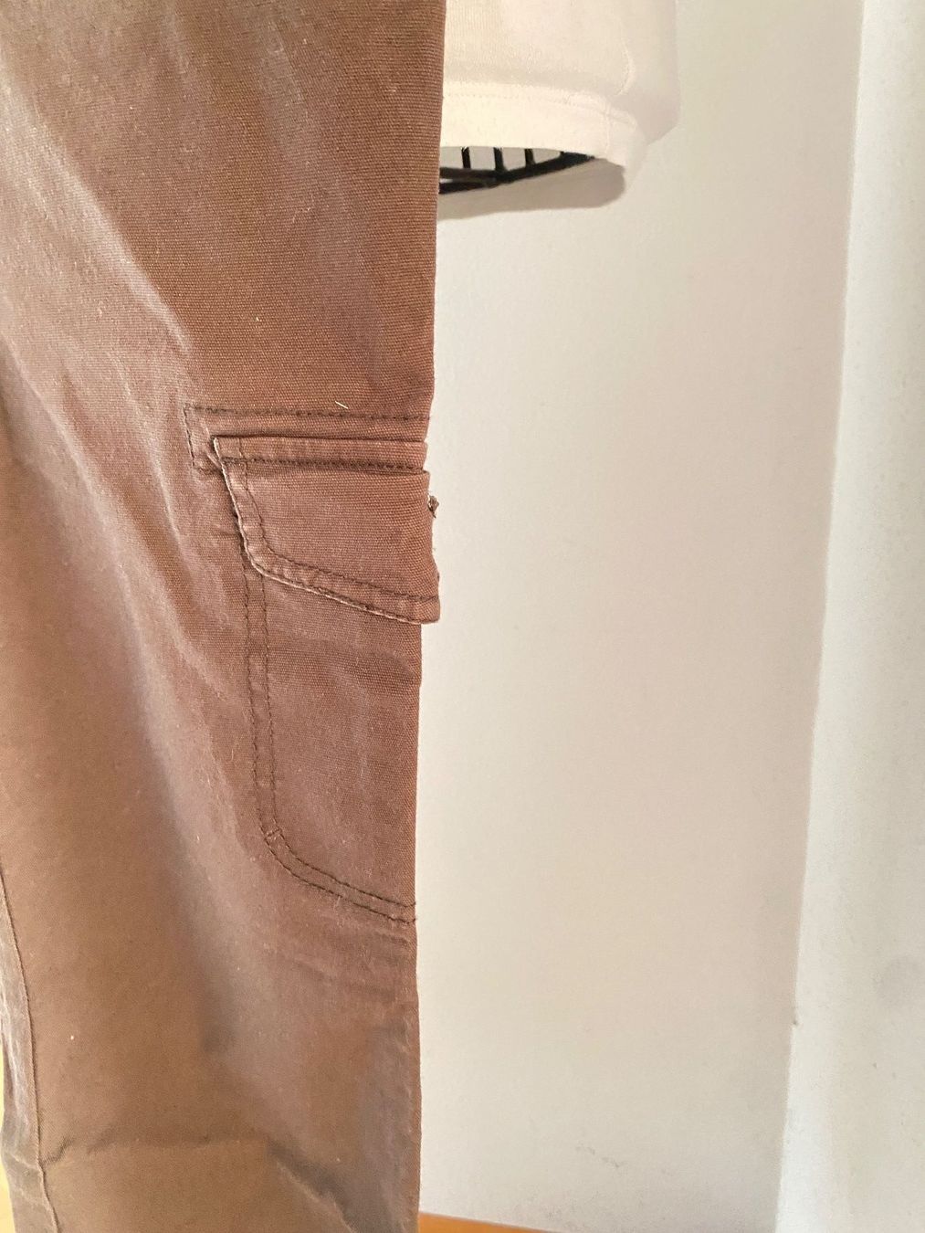Pantaloni: Wotten Cargohose Damen braun Gr. 36 – Usato da Rothrist venduto da turnedking 1
