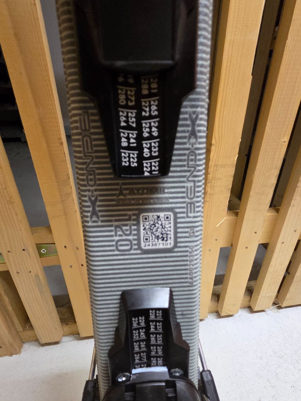 Atomic Sci: Atomic Redster J2 Kinderski 120 cm mit Bindung – Usato da Mettmenstetten venduto da mir_6dq9 1
