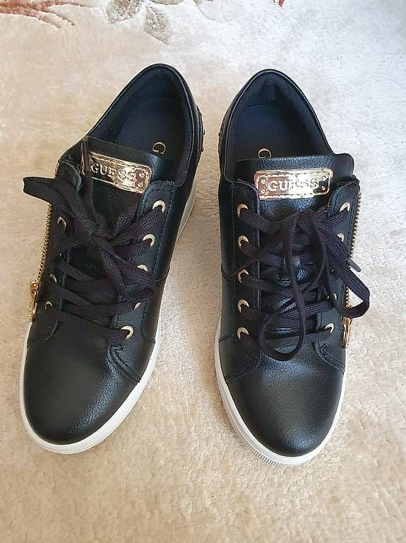 Guess Chaussures femmes: Baskets GUESS Finna en cuir, 38 EU – D'occasion à Grand-Lancy par kri_qk5y 4