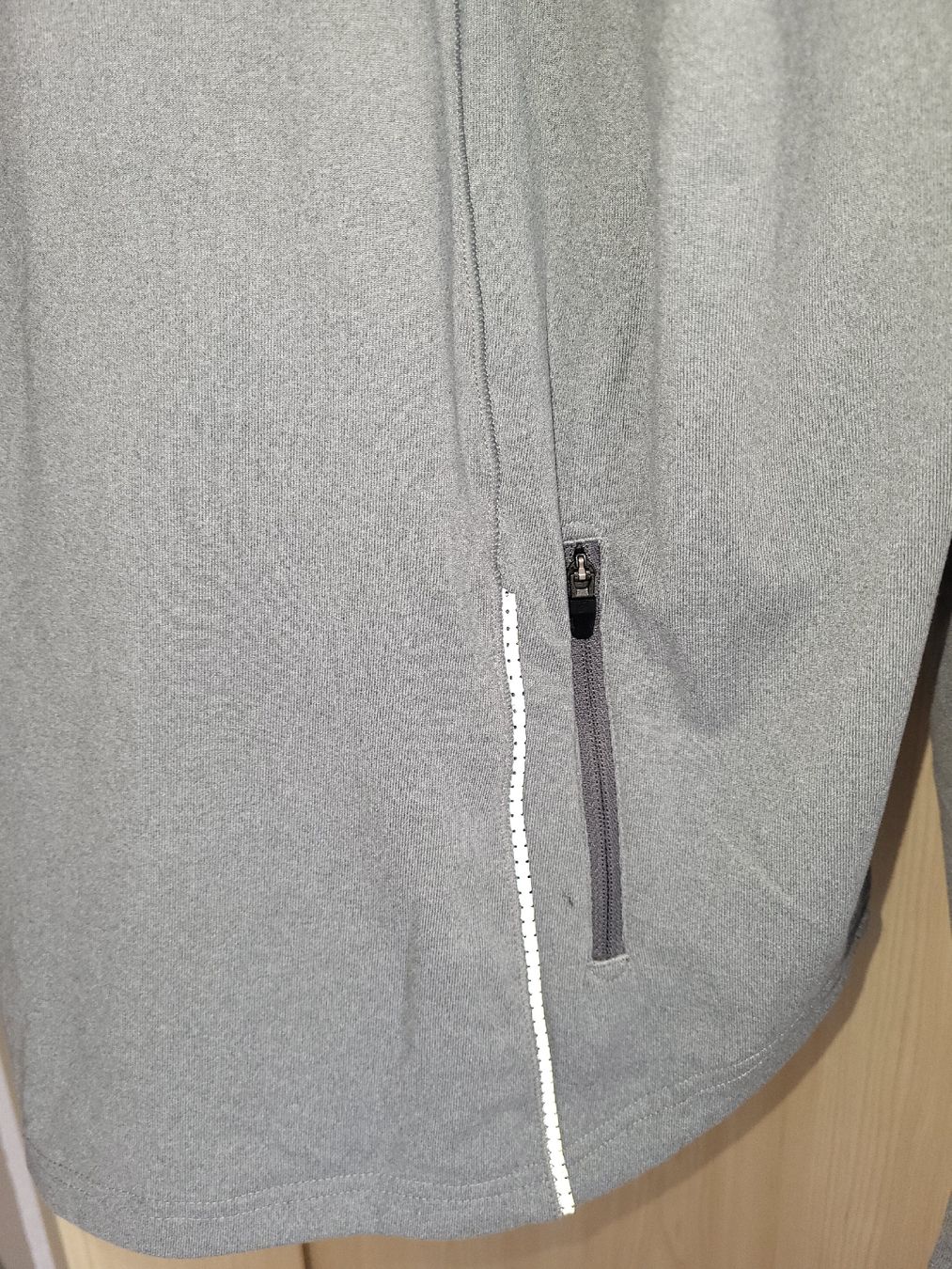 Asics Giacche: Asics Laufshirt Herren Grösse L – Usato da Zollbrück venduto da Swissrace2 2