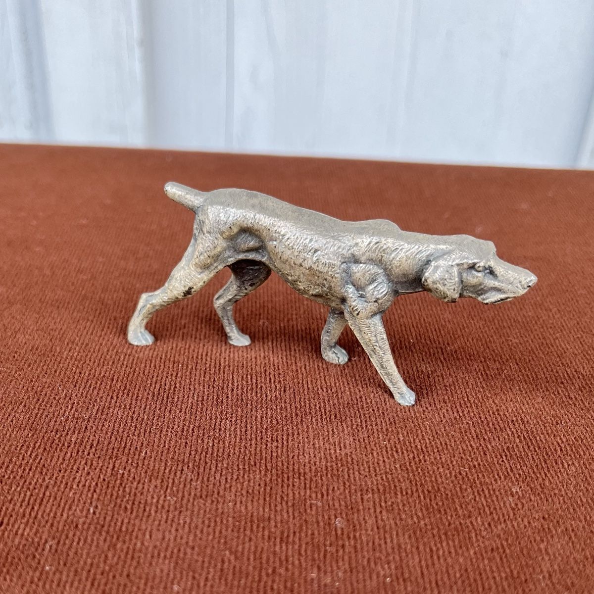 Statuette: Vintage Hunde-Figur aus Metall – Usato da Winterthur venduto da avelotte