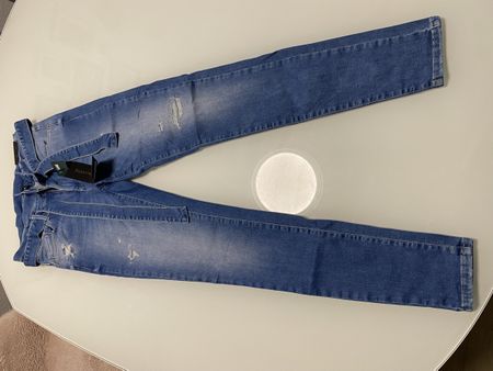 Only Jeans mit Gürtel, Grösse M/34, Neu mit Etikett!