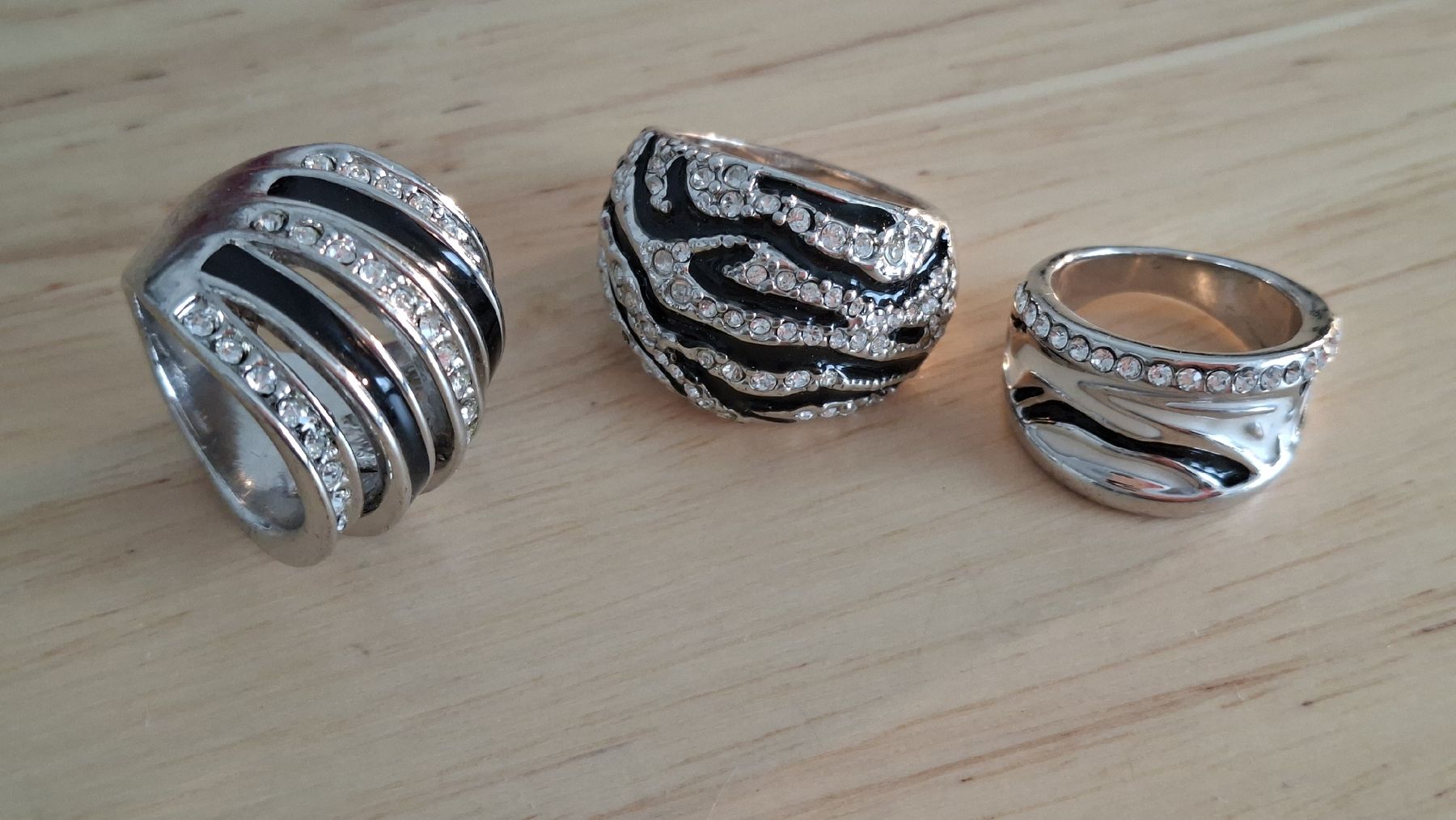 Anelli: Set modische Ringe mit Strass, Silber/Schwarz, Top! – Usato da Kriens venduto da Wolly85 2