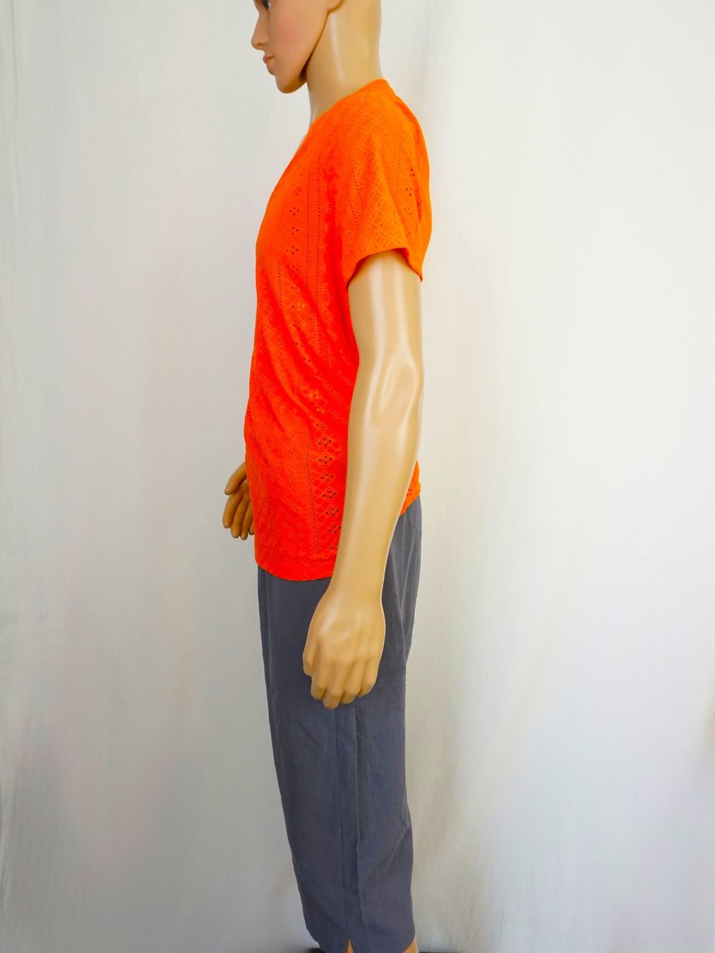 Shein T-shirt: Manfinity oranges T-Shirt & graue kurze Hose Set – Usato da Pratteln venduto da Restwert_Pratteln 1