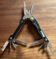 Neuwertiges Multifunktionswerkzeug von Rewind mit Etui