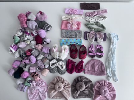 Baby Mädchen Kleiderpaket: Mützen, Schuhe, Stirnbänder…