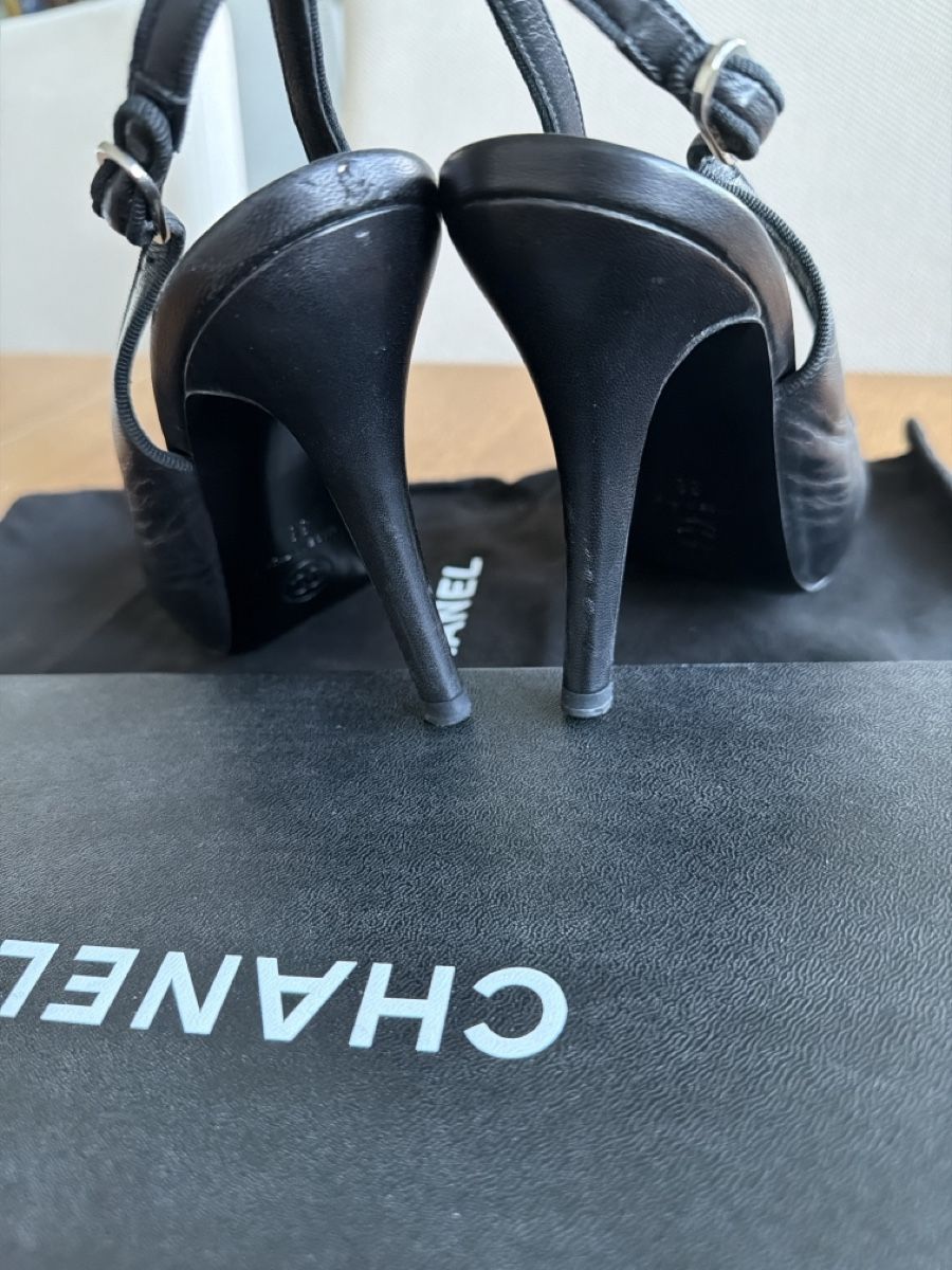Chanel Scarpe da donna: Chanel slingbacks, size 38, leather, timeless elegance – Usato da Geneve venduto da esp_8rbh 2