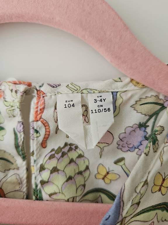 Arket Vestiti & Gonne: Kleid von ARKET Gr. 104 – Usato da Basel venduto da lar_7c62 1