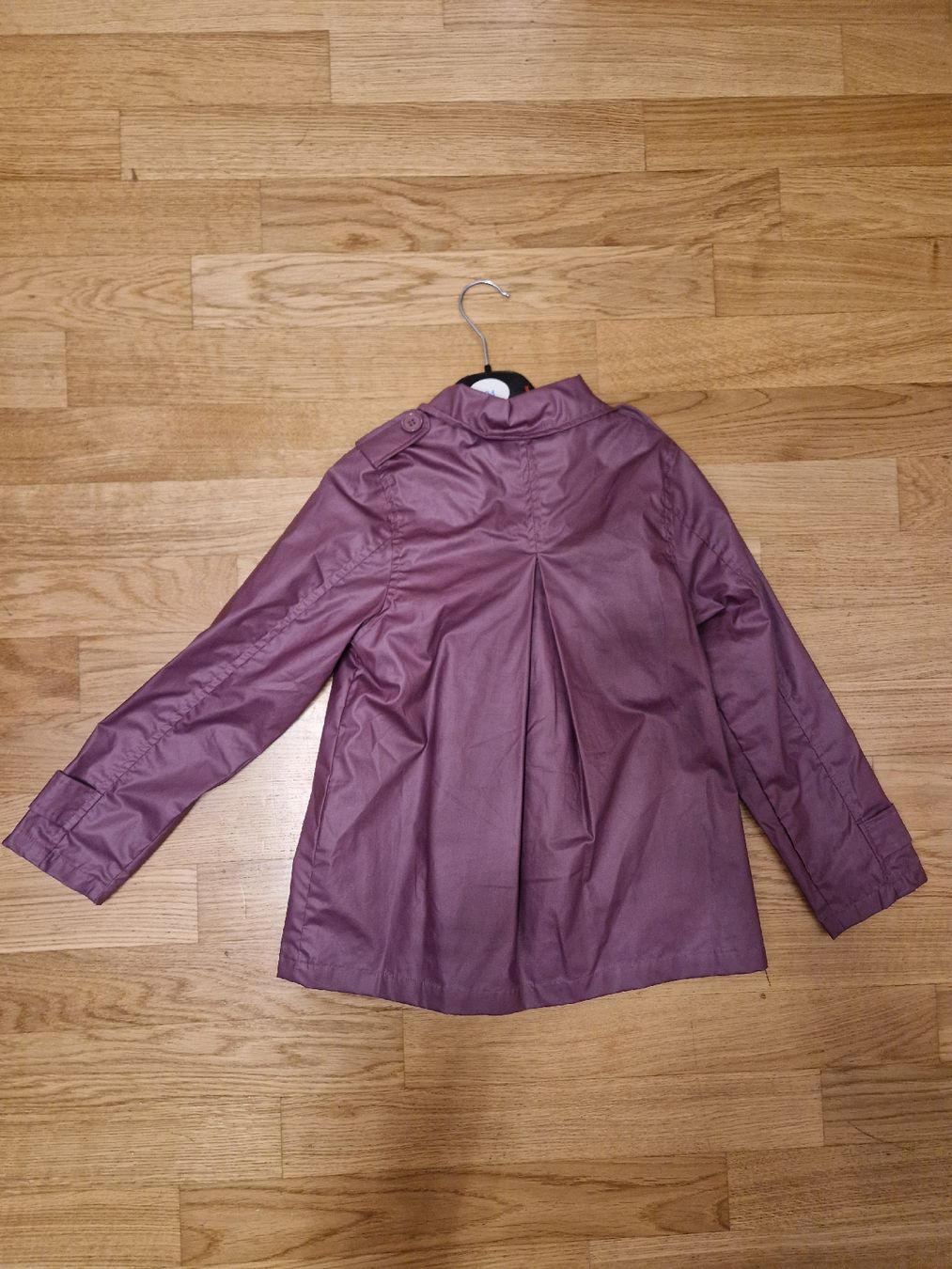 Giacche & Cappotti: veste jamais porté taille 122 – Nuovo (secondo la descrizione) da Penthaz venduto da Sosotroc 1