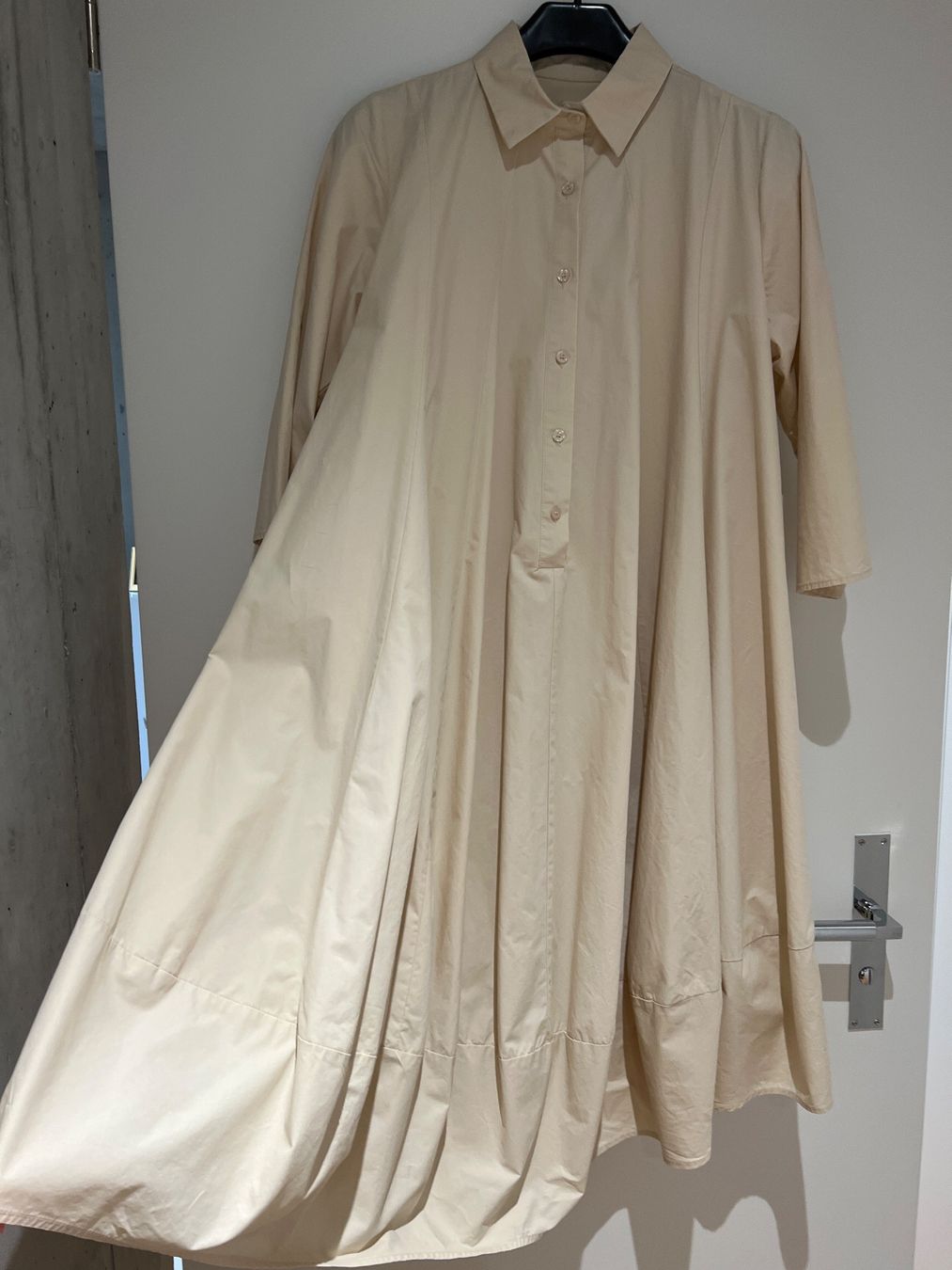 Kleider: Kleid ungetragen, neu, Einheitsgrösse, hellbeige – Neu und originalverpackt aus schaan von Ak9jg8 1