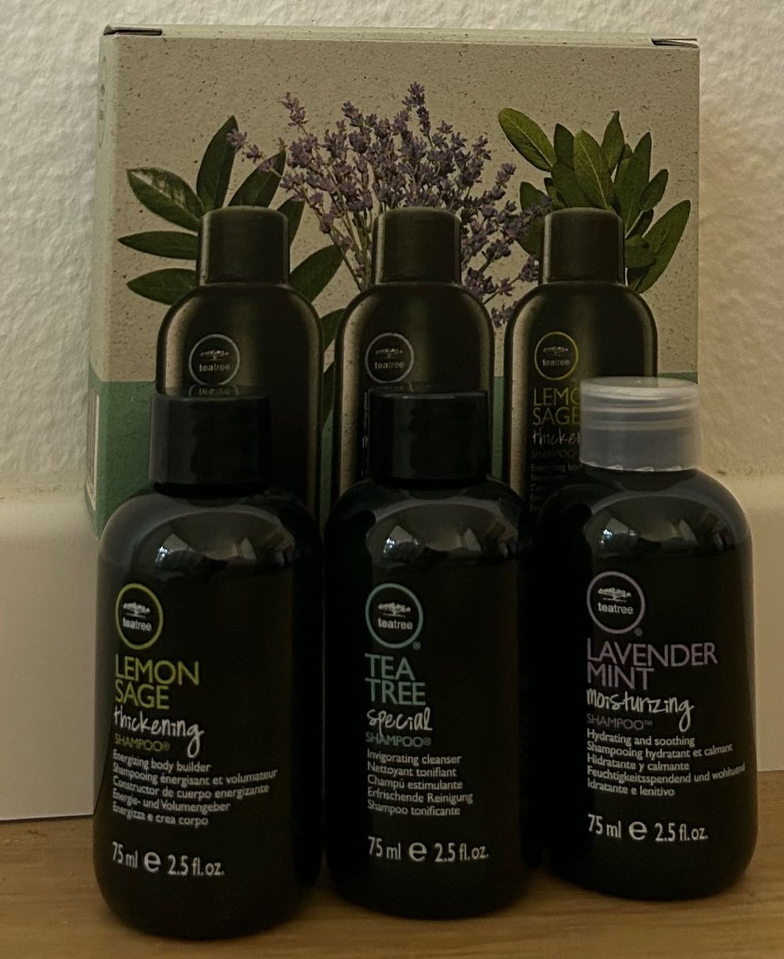Prodotti per capelli: New Travel Size Shampoo tea tree – Nuovo e nell'imballaggio originale da Zürich venduto da sel_tvq7