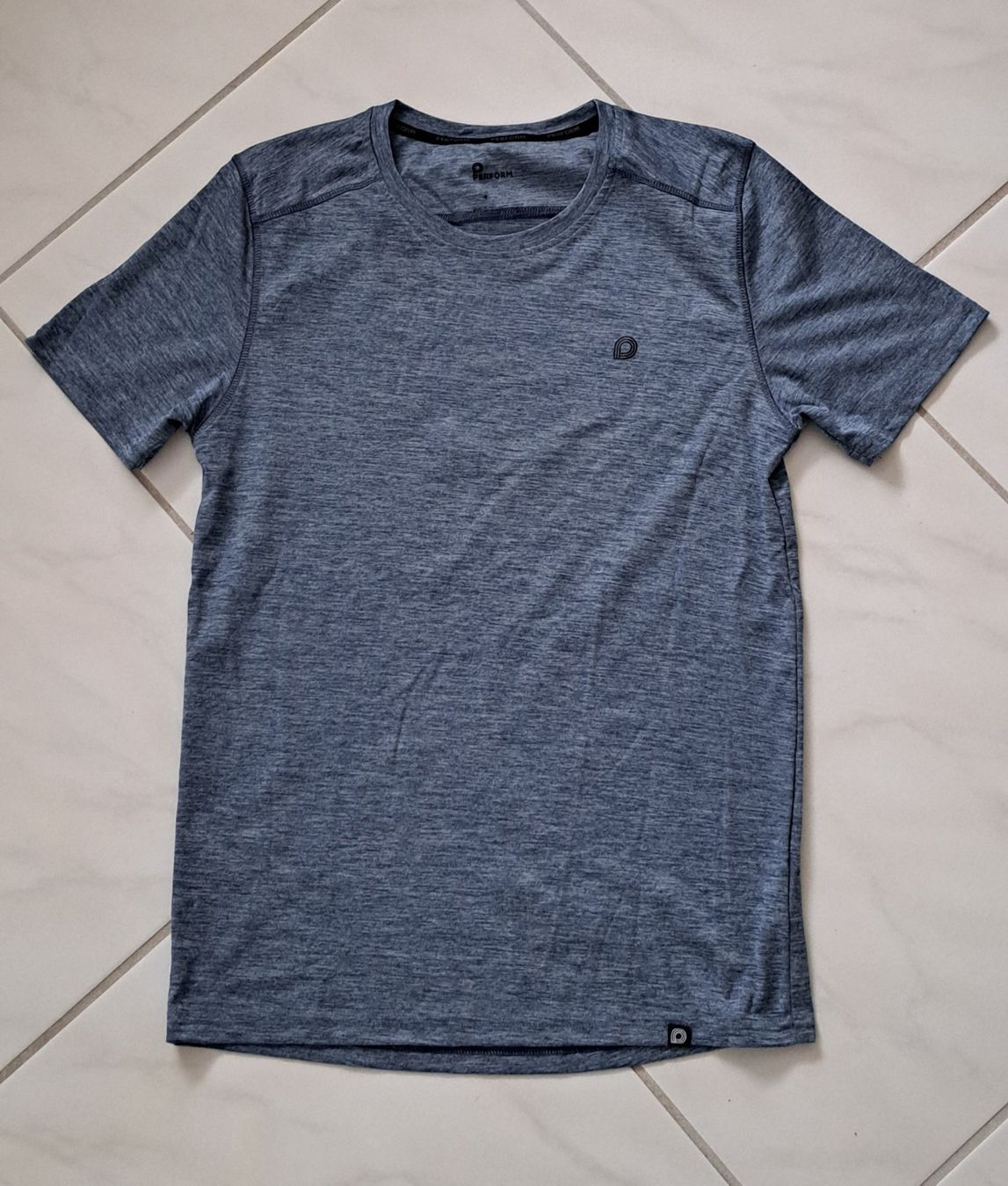 T-shirt: Sport T-Shirt Grösse S – Usato da künten venduto da himelblau