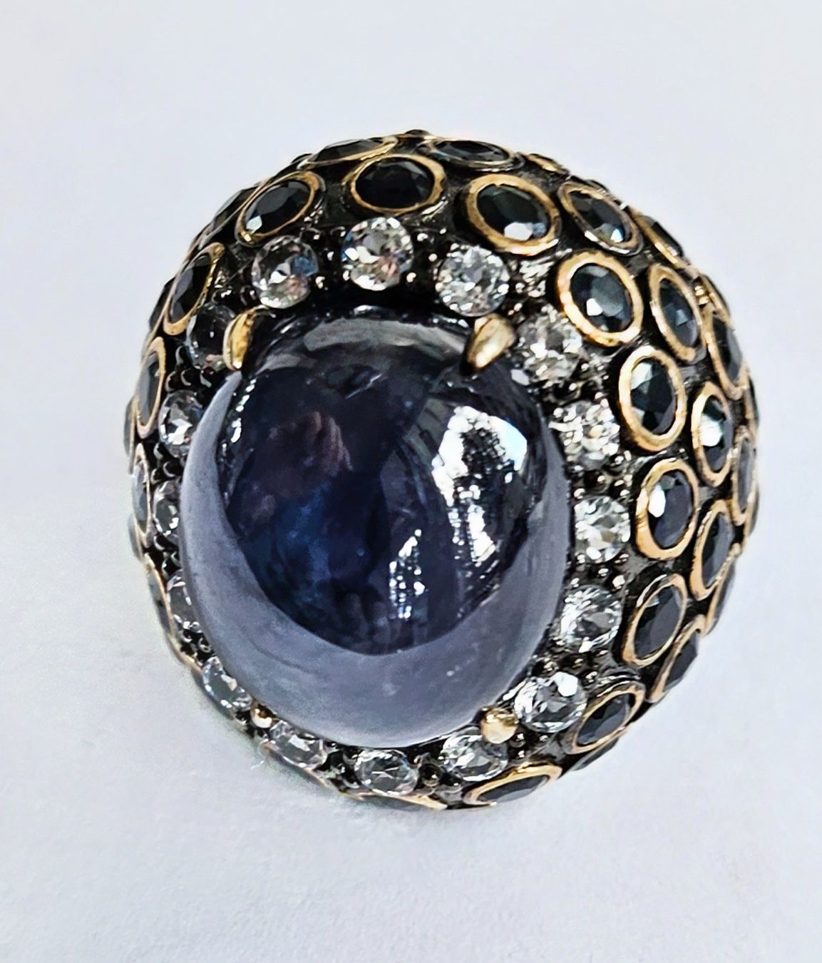 Anelli: Edler Ring mit grossem blauem Sternsafir – Nuovo (secondo la descrizione) da Zürich venduto da Bieter04 7