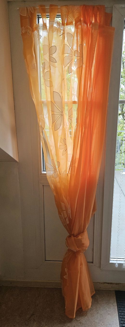 Tende: Orange Vorhänge mit Blumenmuster lang – Usato da Rheineck venduto da Eulalia40