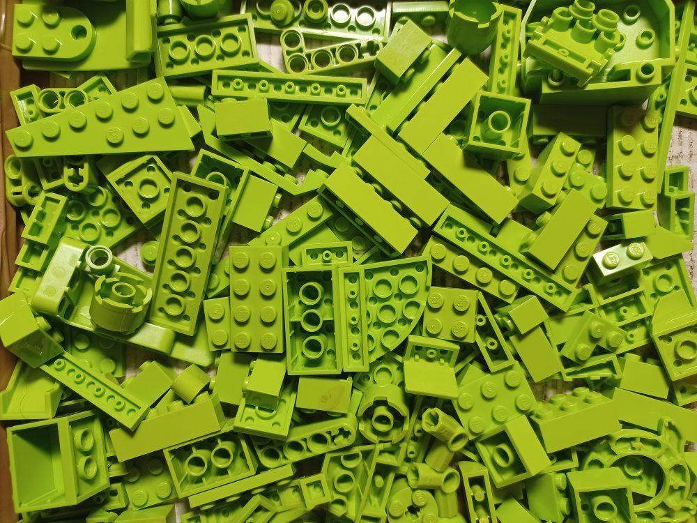 Lego Baukästen: LEGO 150 Verschiedene Grüne Lime Teile -D54 – Gebraucht aus Morges von cardeman61