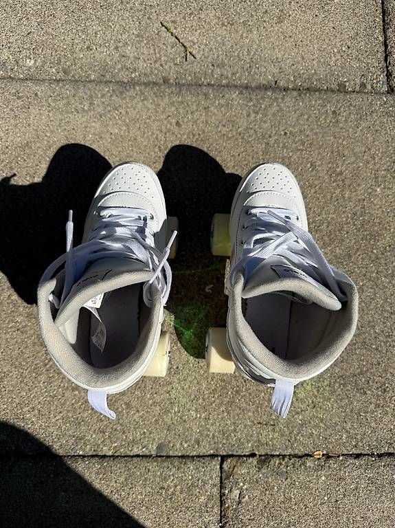 Oxelo Pattini in linea & Pattini a rotelle: Oxelo Quad Roller Skates Weiss - Grösse 36 – Usato da Volketswil venduto da beatboox 2