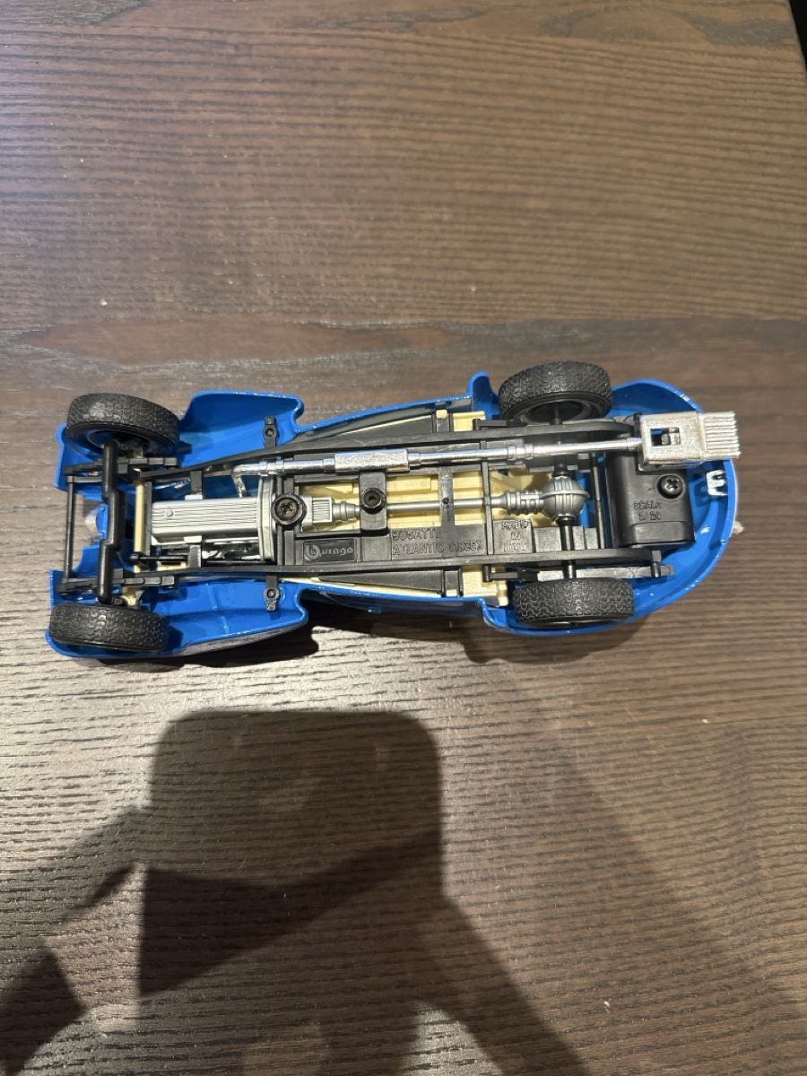 Bburago Modellini d'auto: BBURAGO - BUGATTI ATLANTIC 1936 - 1/24 – Nuovo (secondo la descrizione) da Genève venduto da Emorejac 4