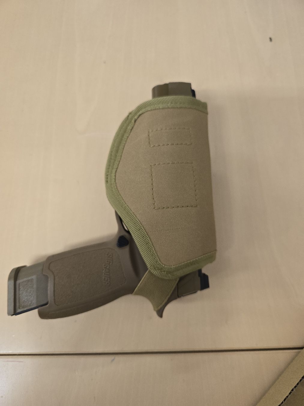 Tir sportif: Airsoft Holster Coyote – Neuf avec emballage d'origine à Tuggen par Zweitechanceboutique