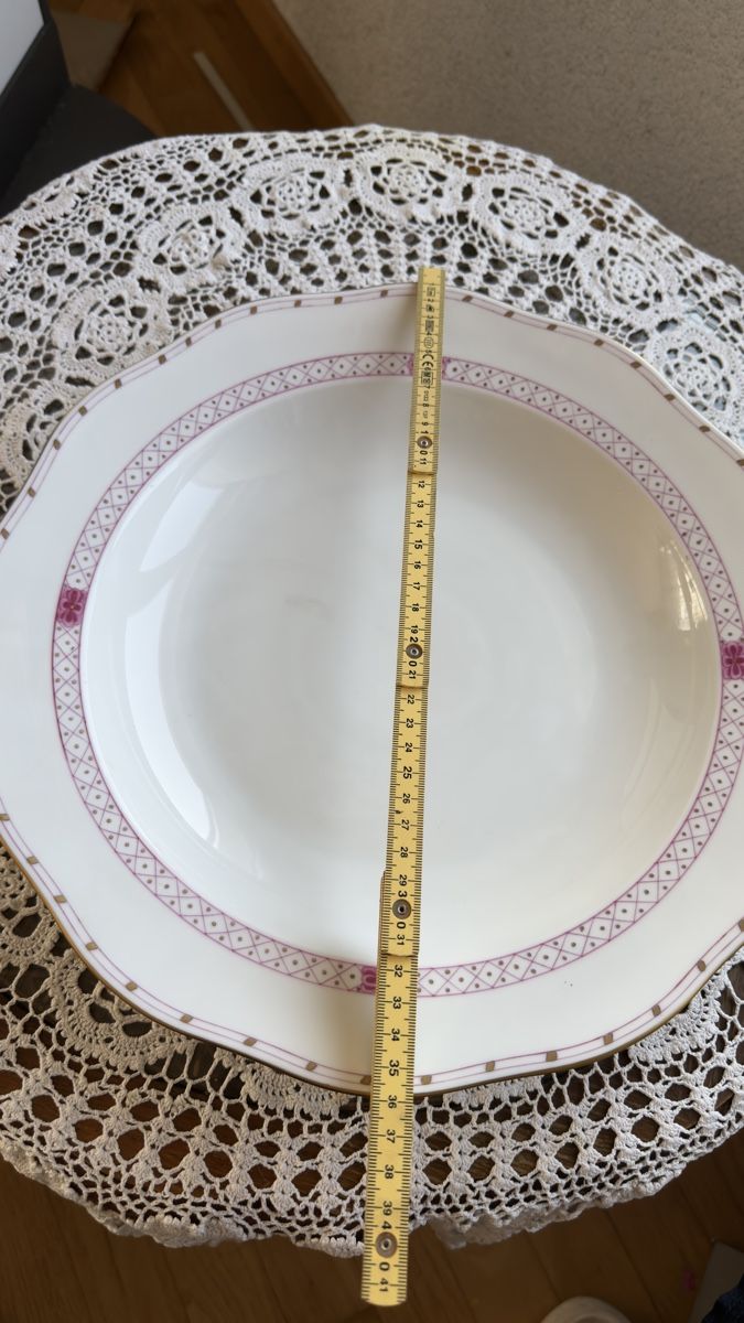 Plateaux: Antike Servierplatte mit Goldrand und Muster – D'occasion à Emmen par Lampery 4