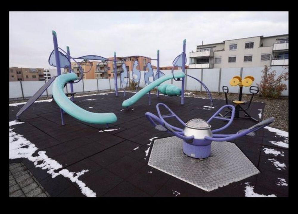 Friseurumhang Mit Rosenmuster Von Kobe - Wasserabweisend & Verstellbarer Hals