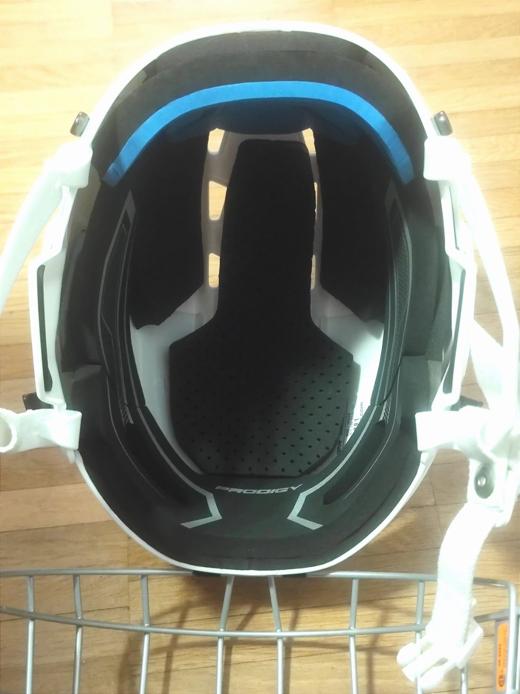 Bauer Helme: Bauer Kinder Prodigy Combo Eishockeyhelm mit Gitter Weiss – Gebraucht aus Zürich von  1