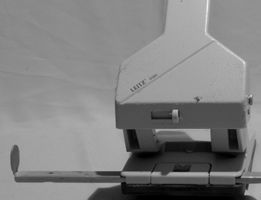Leitz 5180 Schwerlast-Registraturlocher (bis 65 Blatt) – Pro