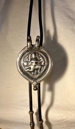 Cravate bolo argent et cuir, ancien