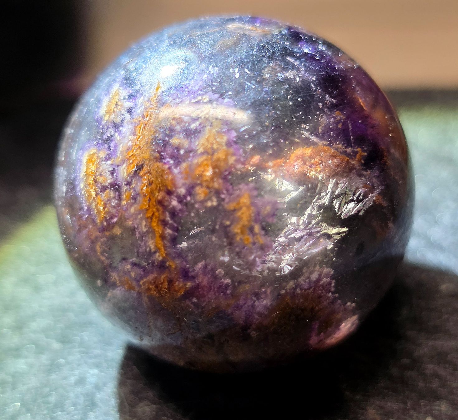 Minéraux & Lithothérapie: 💜 Auralit-Fluorit-Kugel E – Neuf avec emballage d'origine à Matzingen par Shay_Crystalz 2