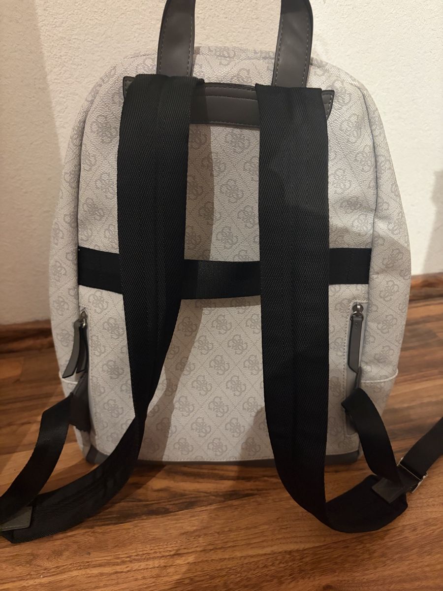 Guess Zaini: Guess Rucksack – Nuovo (secondo la descrizione) da Zunzgen venduto da ten_xl8h 2