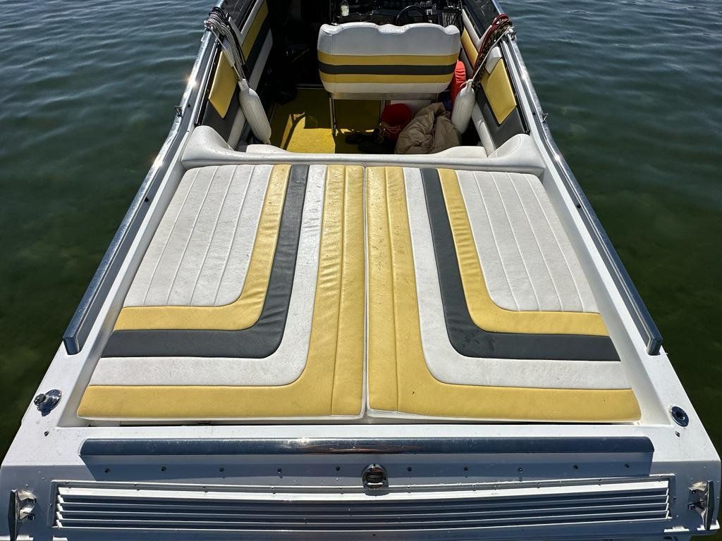 Scarab Barche: WELLCRAFT SCARAB 34 2X 500 PS - HAFENPLATZ – Usato da Avenches venduto da BOOTTRANSPORTE 1