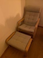 Fauteuil IKEA avec repose-pieds bois et tissu gris