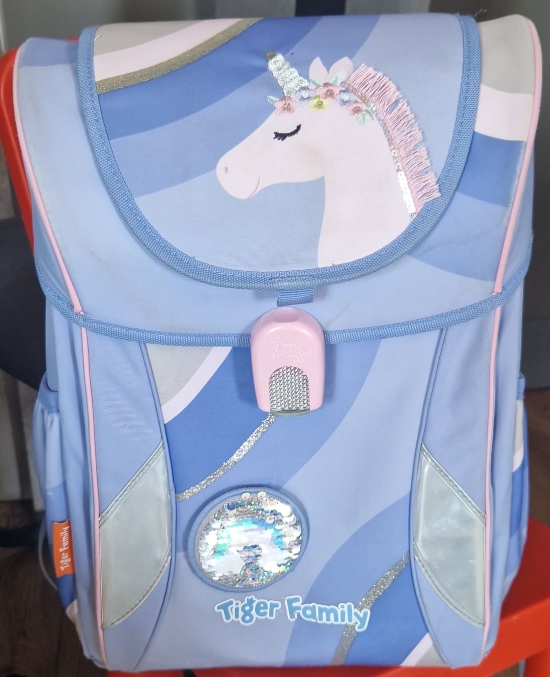 Tiger Swiss Kindertaschen: School Backpack Tiger Family Unicorn Blue Used – Gebraucht aus Adliswil von aj008