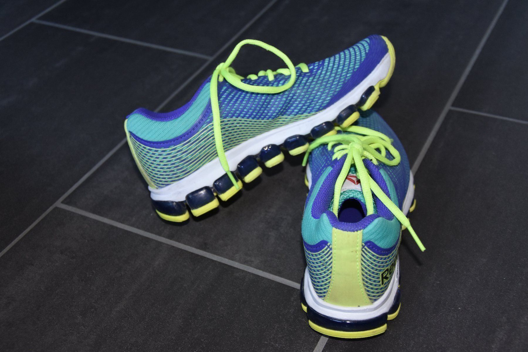 Reebok Scarpe per ragazze: Halbschuh, Reebok, Gr 35 – Nuovo (secondo la descrizione) da Sins venduto da dsto 1