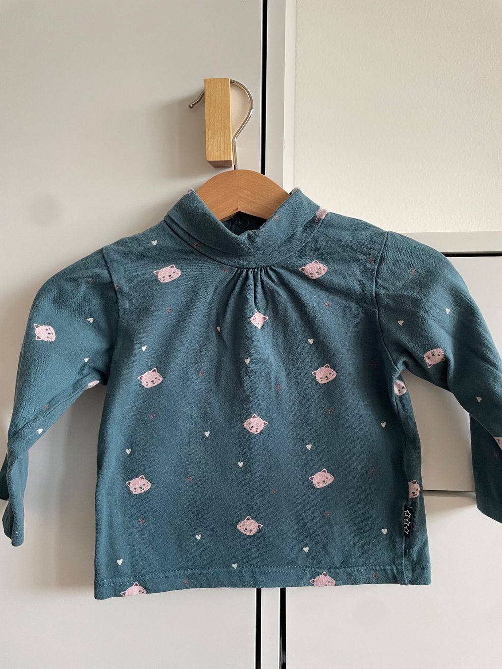 Camicie, Top & T-shirt: Gr. 74 Rollkragen-T-Shirt – Usato da Wädenswil venduto da flo8820