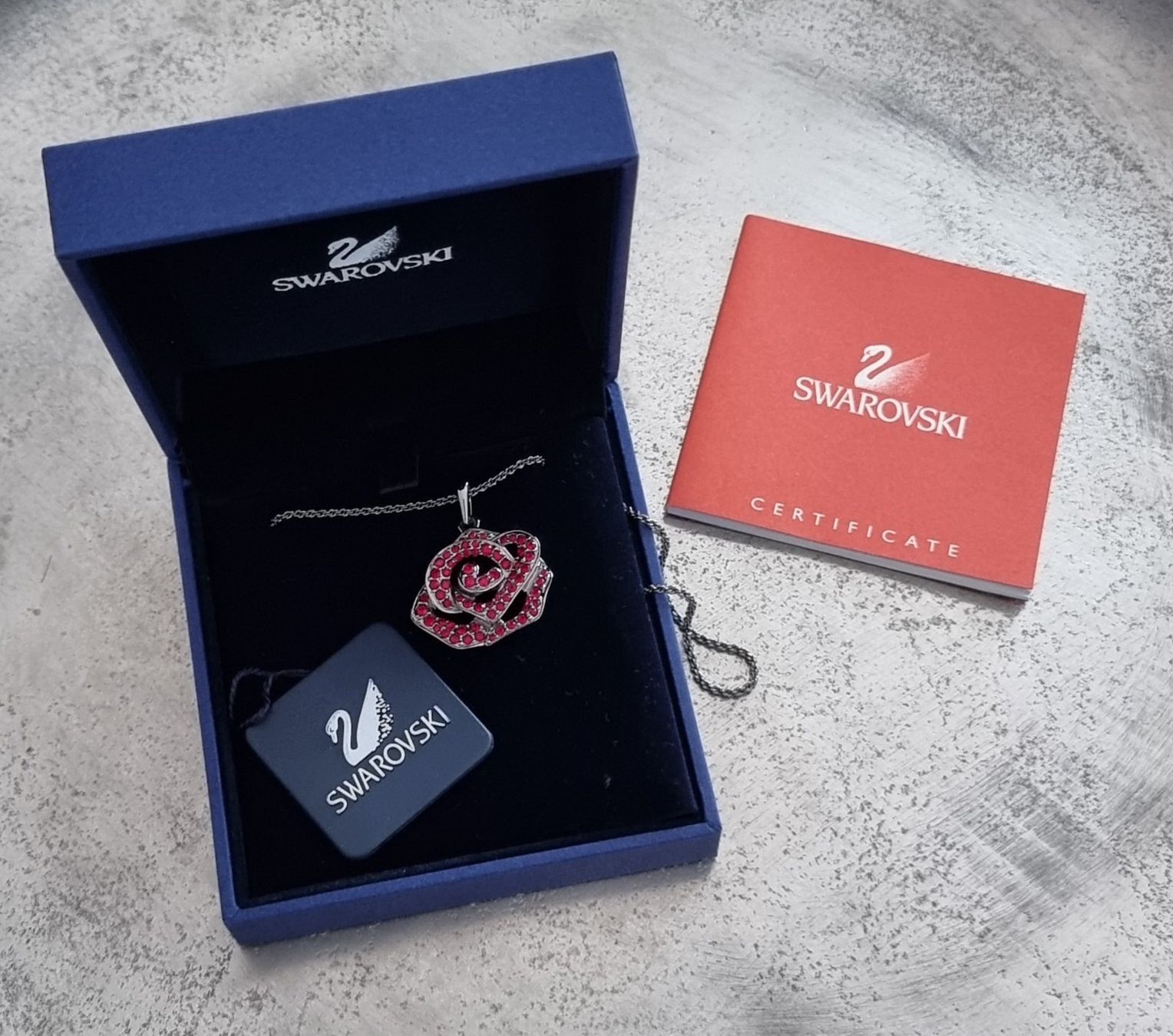 Swarovski Catenine: ORIGINAL Swarovski Kette und Ohrringe – Nuovo (secondo la descrizione) da Frauenfeld venduto da Bleeddragon