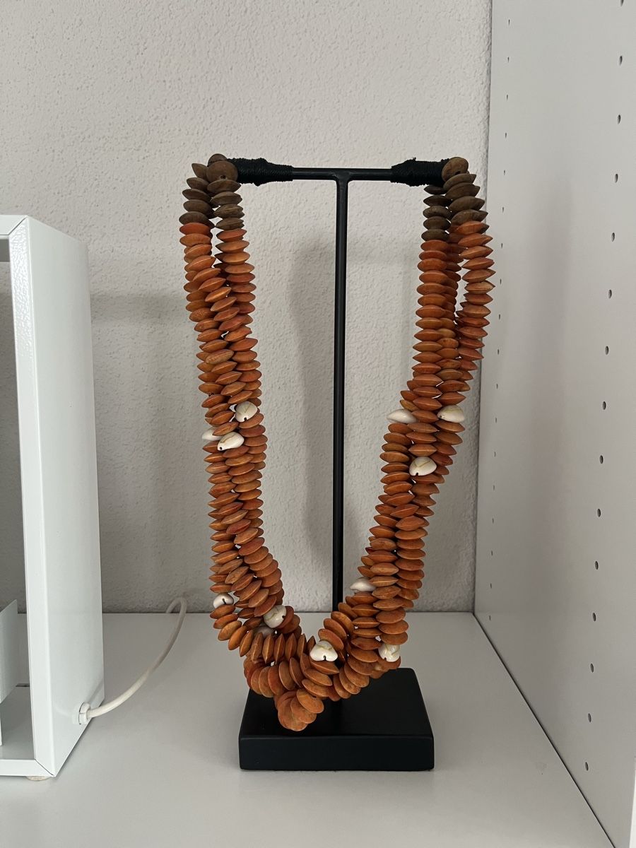 Tutte le decorazioni: Collier de décoration  – Usato da Birmensdorf ZH venduto da Sab5555