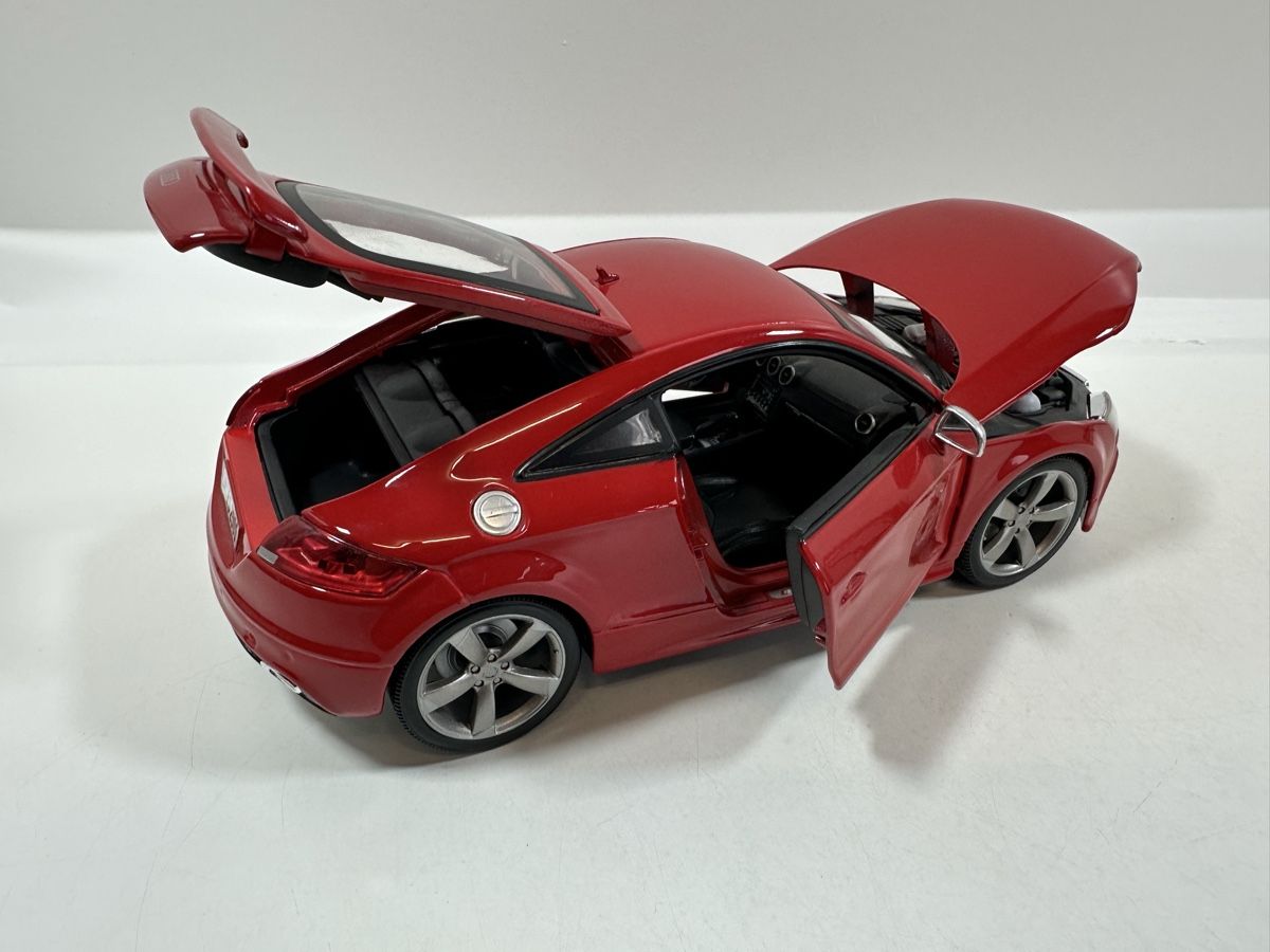 Bburago Modellini d'auto: Audi TT RS 1:18, rot, BBURAGO – Usato da Zofingen venduto da rf9_x2xt 5