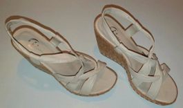 BATA Sommerliche Keilsandalen in Beige, Grösse 40, bezaubern