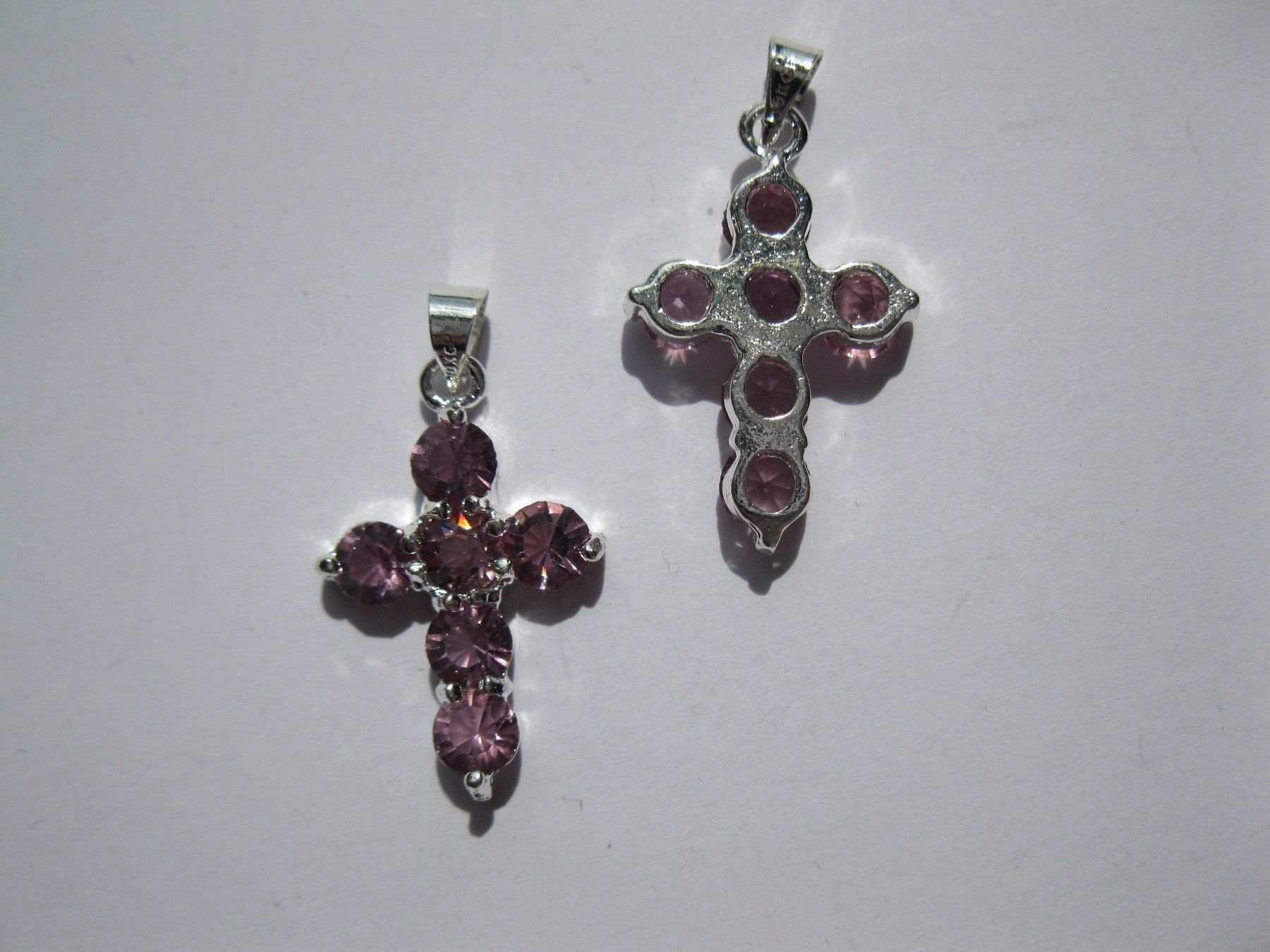 Ciondoli: Anhänger Kreuz versilbert mit rosa Strass – Nuovo e nell'imballaggio originale da St. Margarethen TG venduto da LuanaKa 1