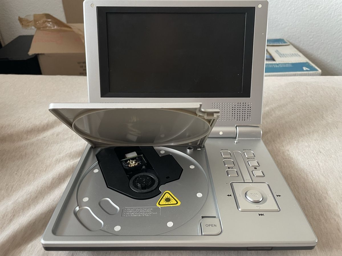 Televisori: Dikom portable DVD-LT070 7" LCD – Usato da Avenches venduto da Sissi_17 3