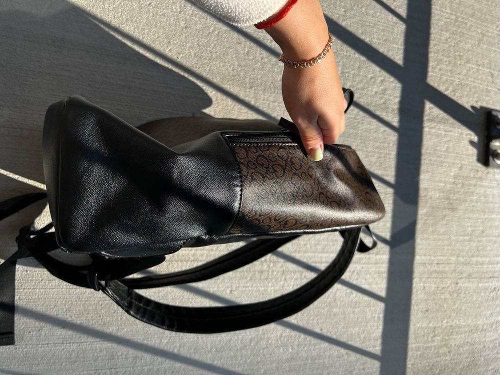 Guess Zaini: Guess Rucksack, schwarz-braun – Difettoso da Riehen venduto da ann_76jw 6