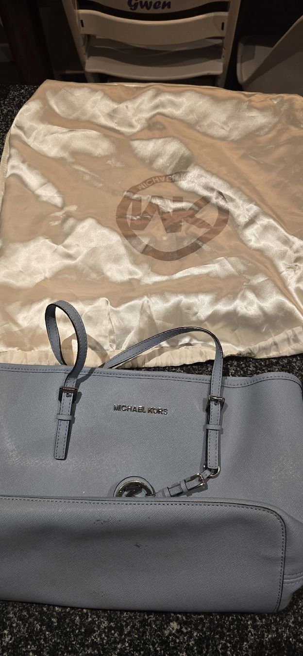 Michael Kors Taschen für Damen: Schicke MK Tasche hellblau – Gebraucht aus Zwillikon von husa650 1