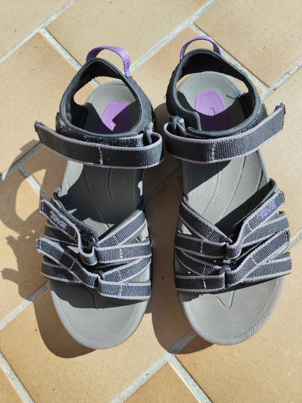 Teva Scarpe da donna: Teva Sandalen Grösse 37  – Nuovo (secondo la descrizione) da Stetten AG venduto da mooncreek