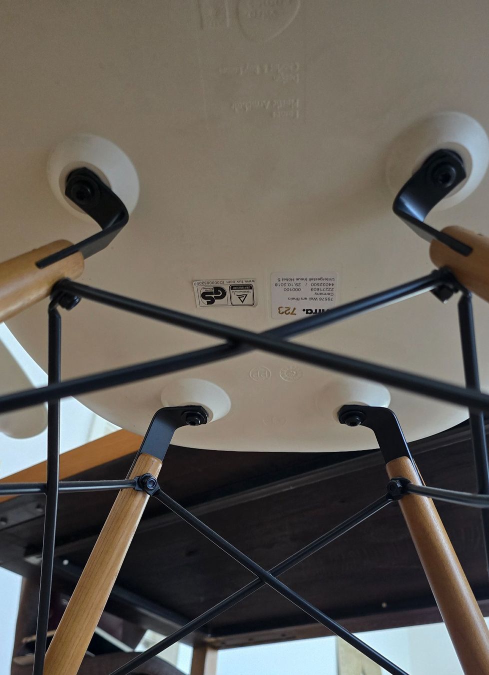 Eames Stühle: 4x Original Vitra Eames Armchair DAW – Gebraucht aus Uerzlikon von pat_hb5w 4